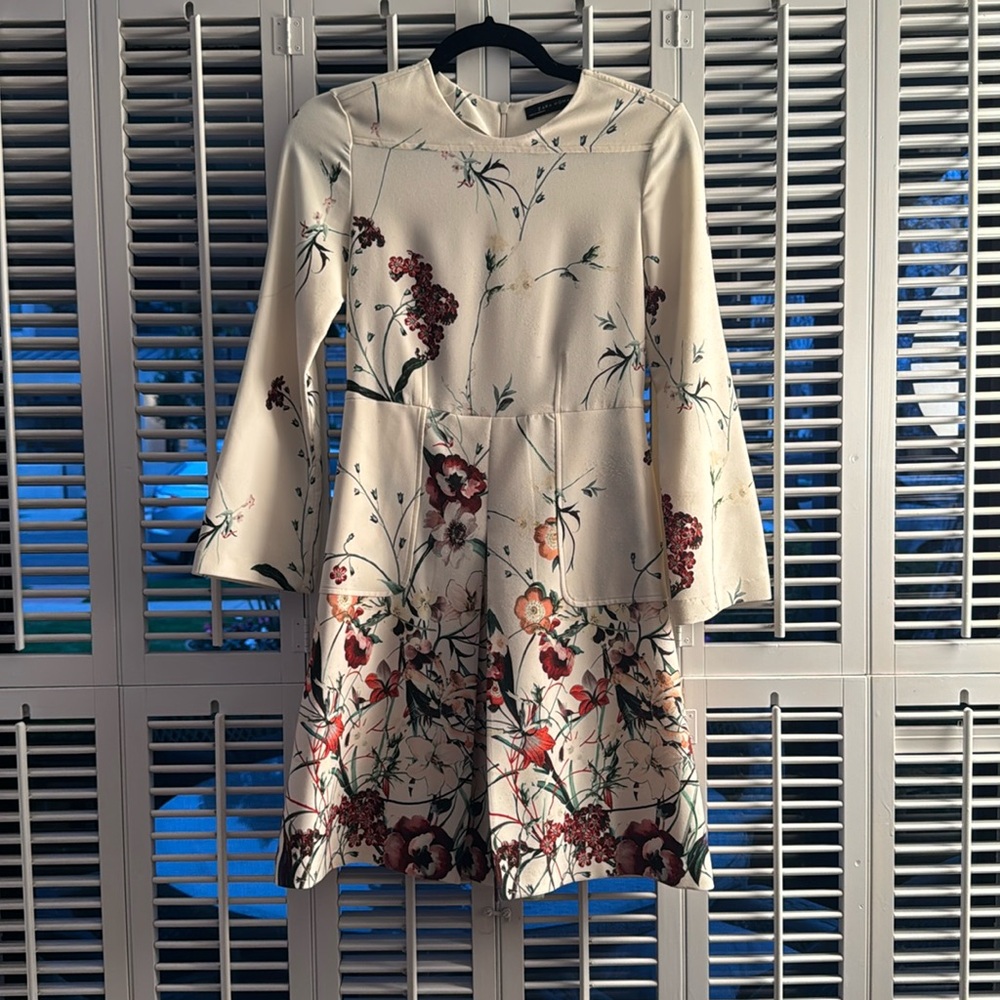 Zara XS Flowered Dress
